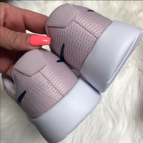 NWOB 💕NIKE TANJUN WOMENS SIZE 8 - Picture 3 of 7